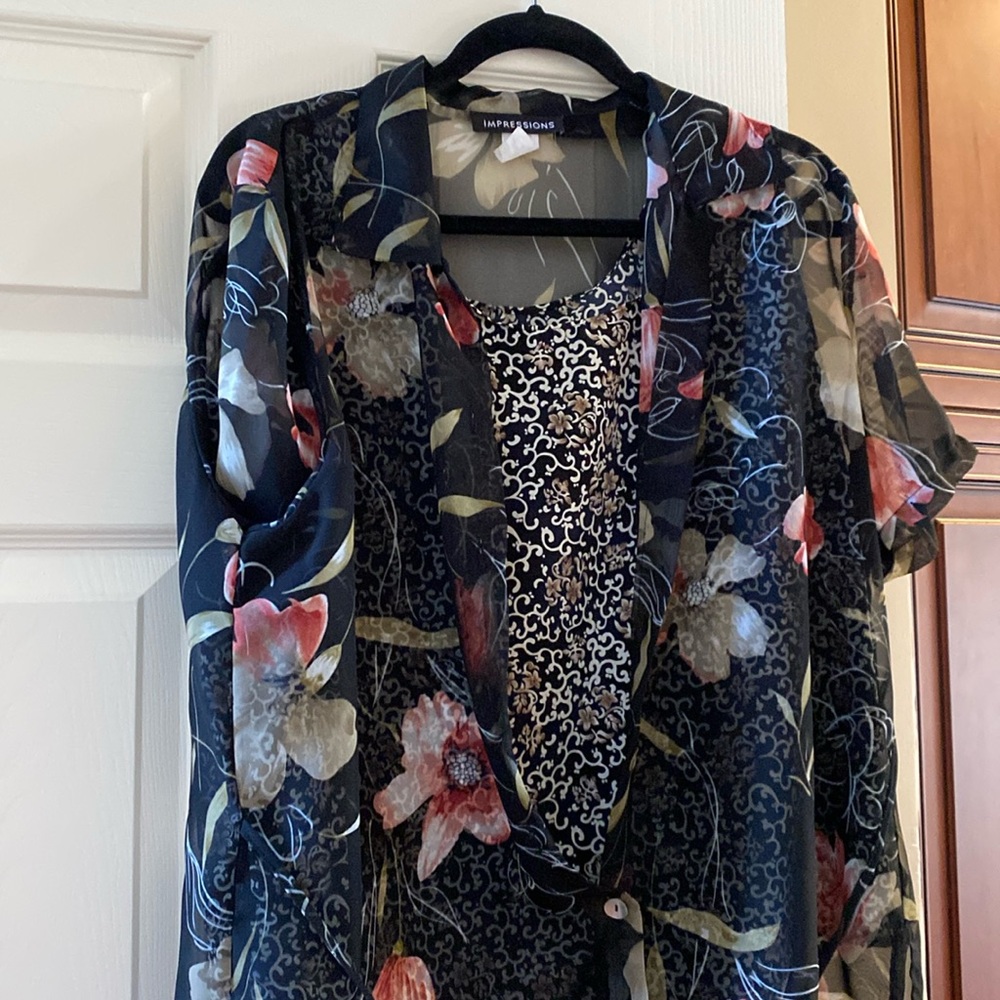 Women’s Two Piece Short Sleeve Blouse Size Large